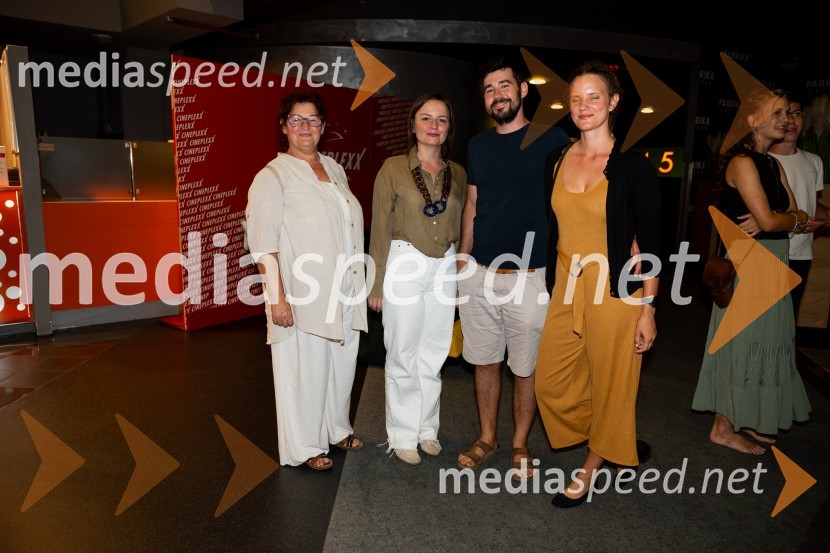  ... ;  Barbara Daljavec, filmska producentka;  ... ;  ... Film Igrišča ne damo doživel premiero tudi v Cineplexx Celje