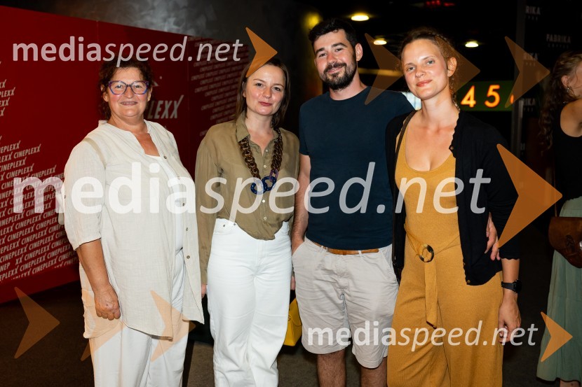  ... ;  Barbara Daljavec, filmska producentka;  ... ;  ... Film Igrišča ne damo doživel premiero tudi v Cineplexx Celje