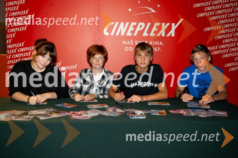  Kaja Šuštar, igralka;  David Trontelj, igralec;  Youri Friderich, igralec;  Niko Lemark, igralecFilm Igrišča ne damo doživel premiero tudi v Cineplexx Celje