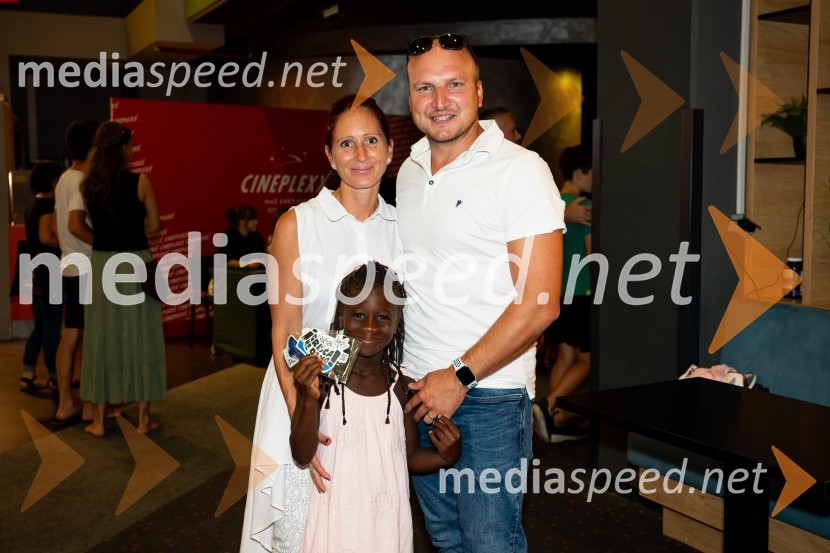  Mateja  Zorko Pavšar;  ... ;  Alen Pavšar, režiserFilm Igrišča ne damo doživel premiero tudi v Cineplexx Celje