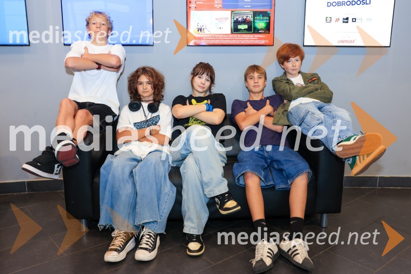  Niko Lemark, igralec;  Kaja Zabret, igralka;  Kaja Šuštar, igralka;  Youri Friderich, igralec;  David Trontelj, igralecIgrišča ne damo!, premiera filma v Cineplexx Maribor