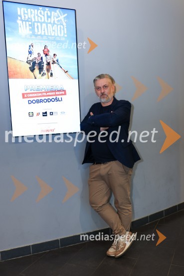  Klemen Dvornik, filmski in televizijski režiser ter predsednik NS DSRIgrišča ne damo!, premiera filma v Cineplexx Maribor