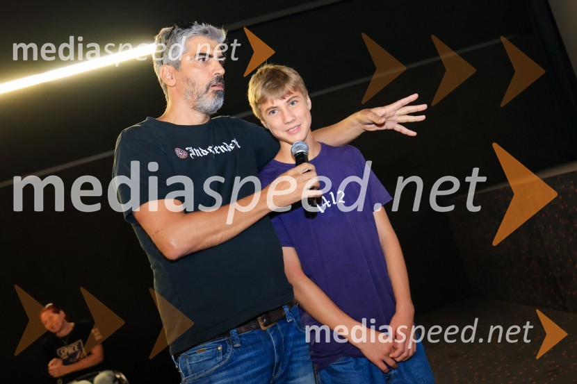  Bor Greiner, odgovorni urednik, Radio City;  Youri Friderich, igralecIgrišča ne damo!, premiera filma v Cineplexx Maribor