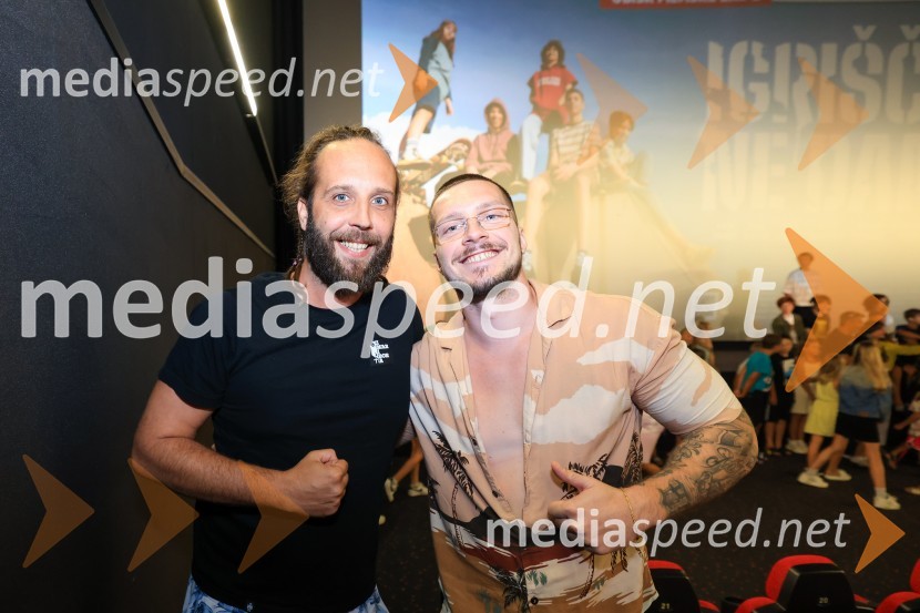  Marko Kocjan - Emkej, glasbenik;  ... Igrišča ne damo!, premiera filma v Cineplexx Maribor