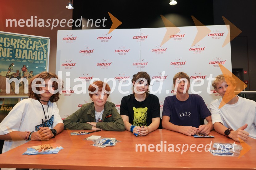  Kaja Zabret, igralka;  David Trontelj, igralec;  Kaja Šuštar, igralka;  Youri Friderich, igralec;  Niko Lemark, igralecIgrišča ne damo!, premiera filma v Cineplexx Maribor