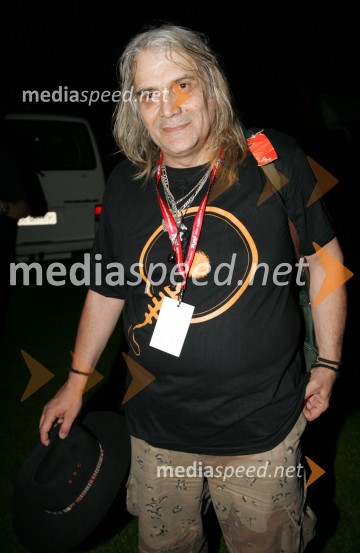  Bora Đorđević, skupina Riblja ČorbaUmrl je Bora Đorđević, pevec Riblje čorbe