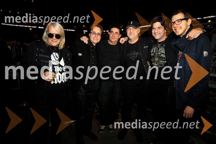  Bora Đorđević, skupina Riblja Čorba;  Miša Aleksić, skupina Riblja čorba;  Vicko Milatović, skupina Riblja čorba;  Vidoja Božinović, skupina Riblja čorba;  Nikola Zorić, skupina Riblja čorba;  ... Umrl je Bora Đorđević, pevec Riblje čorbe