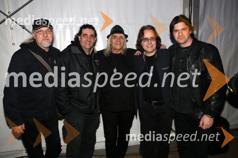  Vidoja Božinović, skupina Riblja čorba;  Vicko Milatović, skupina Riblja čorba;  Bora Đorđević, skupina Riblja Čorba;  Miša Aleksić, skupina Riblja čorba;  Nikola Zorić, skupina Riblja čorbaUmrl je Bora Đorđević, pevec Riblje čorbe