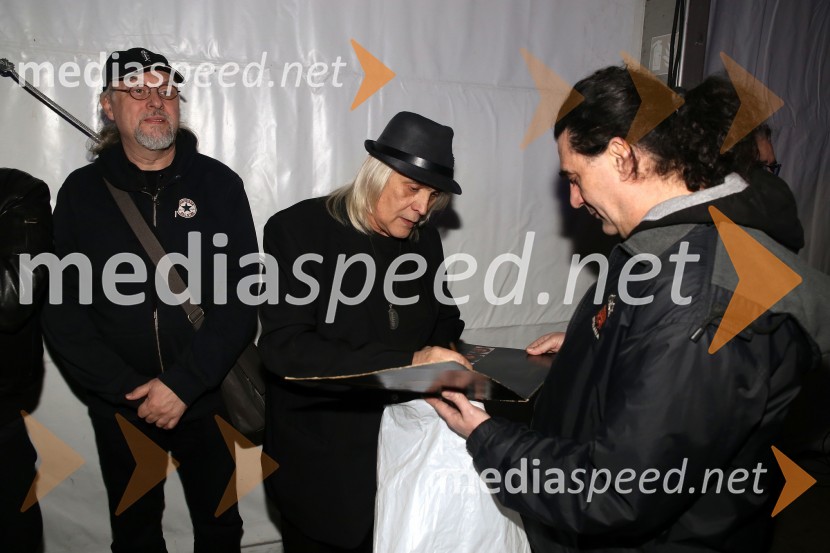  Vidoja Božinović, skupina Riblja čorba;  Bora Đorđević, skupina Riblja Čorba;  ... Umrl je Bora Đorđević, pevec Riblje čorbe