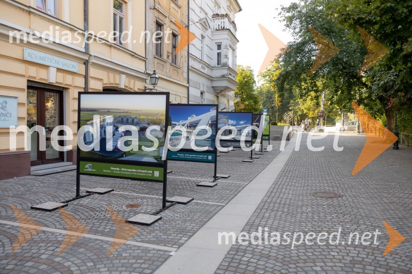Skupina EIB v Ljubljani odprla fotografsko razstavo o dveh desetletjih članstva Slovenije v EU