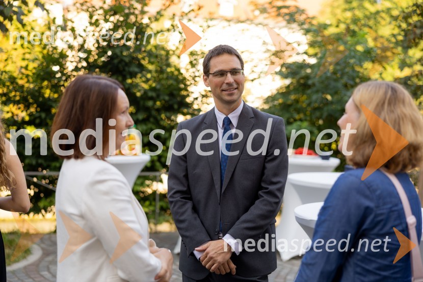 Skupina EIB v Ljubljani odprla fotografsko razstavo o dveh desetletjih članstva Slovenije v EU
