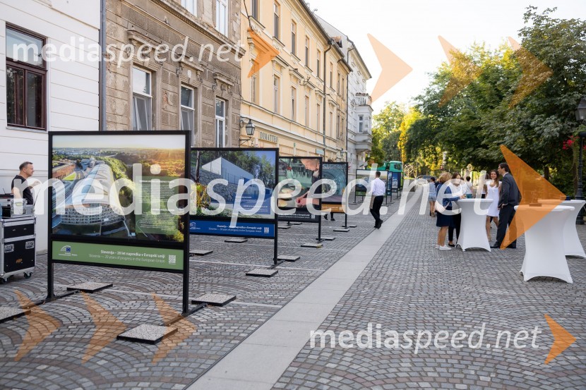 Skupina EIB v Ljubljani odprla fotografsko razstavo o dveh desetletjih članstva Slovenije v EU