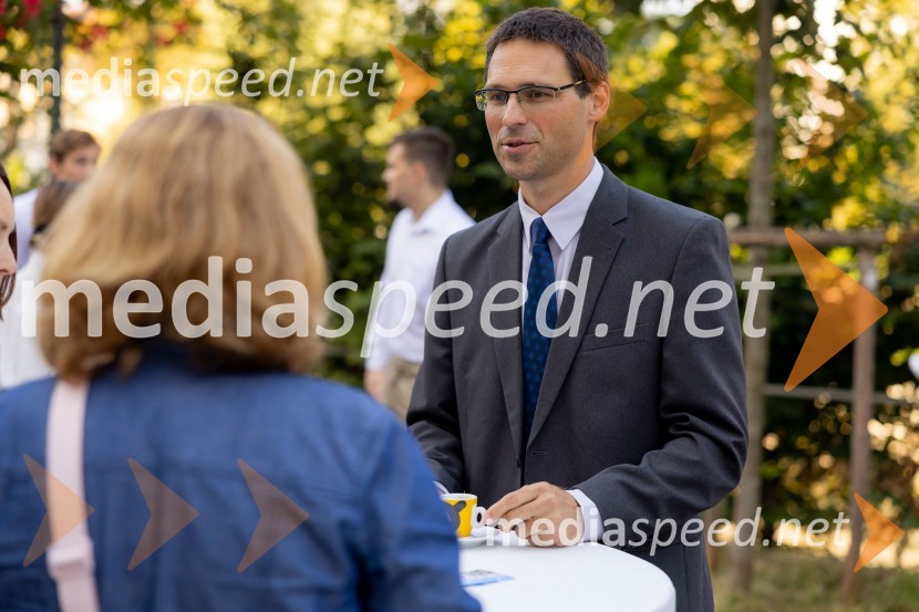 Skupina EIB v Ljubljani odprla fotografsko razstavo o dveh desetletjih članstva Slovenije v EU