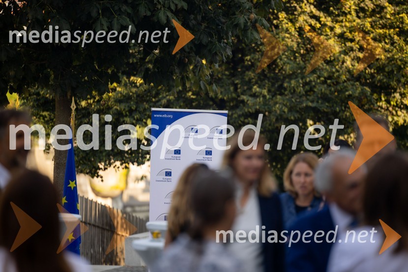 Skupina EIB v Ljubljani odprla fotografsko razstavo o dveh desetletjih članstva Slovenije v EU