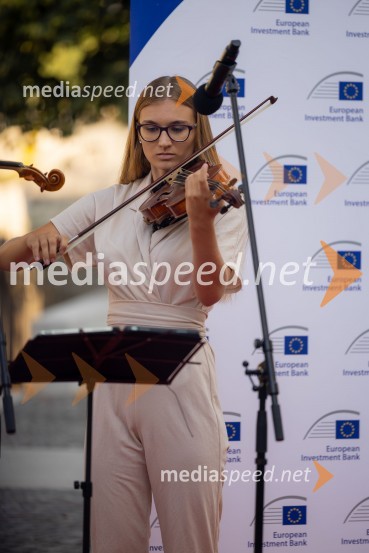 Skupina EIB v Ljubljani odprla fotografsko razstavo o dveh desetletjih članstva Slovenije v EU