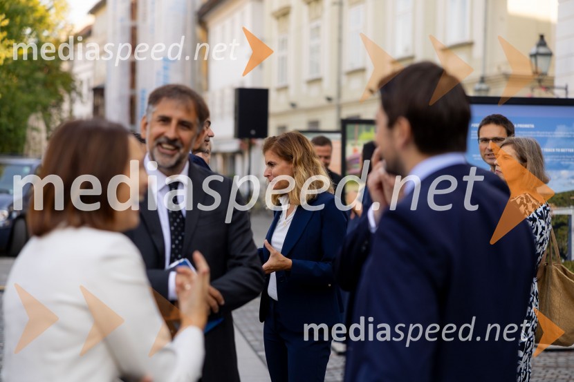 Skupina EIB v Ljubljani odprla fotografsko razstavo o dveh desetletjih članstva Slovenije v EU
