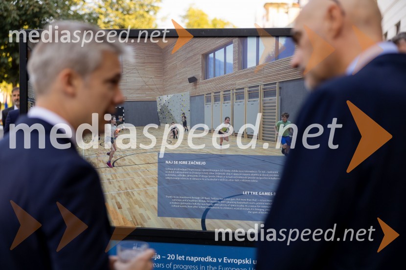 Skupina EIB v Ljubljani odprla fotografsko razstavo o dveh desetletjih članstva Slovenije v EU