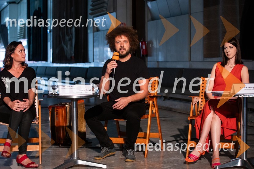  Tina Lešničar, novinarka;  Janez Dovč, glasbenik;  Katarina Hergouth, vodja razstavnega programa, Cankarjev domPredstavitev sezone 2024/25, Cankarjev dom