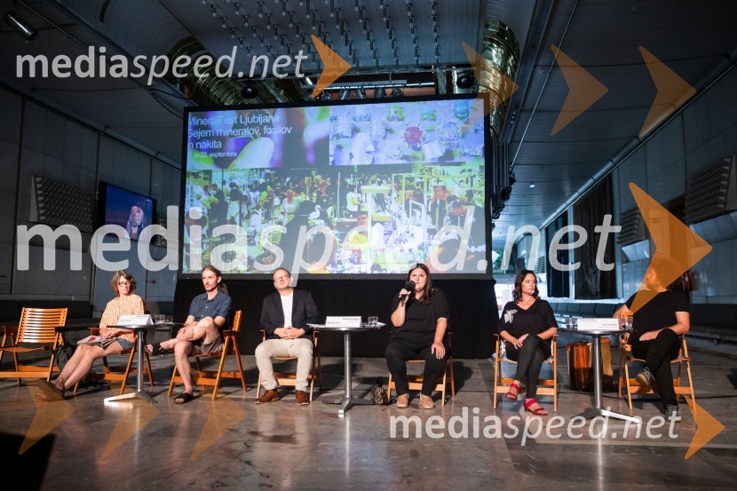  Urška Brodar, dramaturginja, Slovensko mladinsko gledališče;  Andrej Jaklič, vodja gledališkega in sodobnoplesnega programa CD; mag. Aleš Drenik, vodja programa resne glasbe, opere in balet, Cankarjev dom;  Uršula Cetinski, generalna direktorica, Cankarjev dom;  Tina Lešničar, novinarka;  Janez Dovč, glasbenikPredstavitev sezone 2024/25, Cankarjev dom