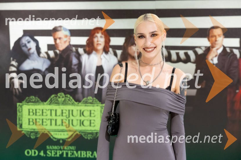  Sara Briški Cirman - Raiven, pevka, harfistkaPremiera filma Beetlejuice, Beetlejuice v Cineplexx Ljubljana
