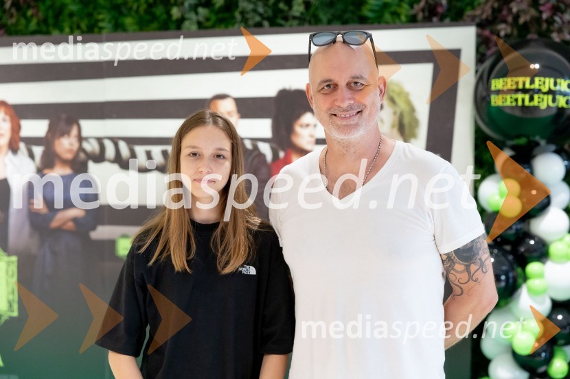  Trina Bravničar;  Aleš Bravničar, fotografPremiera filma Beetlejuice, Beetlejuice v Cineplexx Ljubljana
