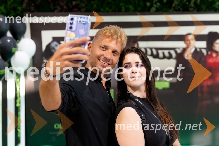  Matic  Gaiser, cosplayer, costumer;  Simona Bračun Rok, CineplexxPremiera filma Beetlejuice, Beetlejuice v Cineplexx Ljubljana