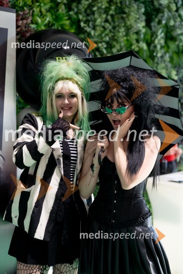  Doroteya Nahberger;  Kaja Kočevar- Kaya Solo, vlogerkaPremiera filma Beetlejuice, Beetlejuice v Cineplexx Ljubljana