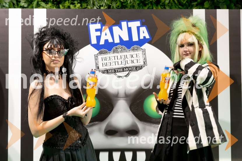  Kaja Kočevar- Kaya Solo, vlogerka;  Doroteya NahbergerPremiera filma Beetlejuice, Beetlejuice v Cineplexx Ljubljana