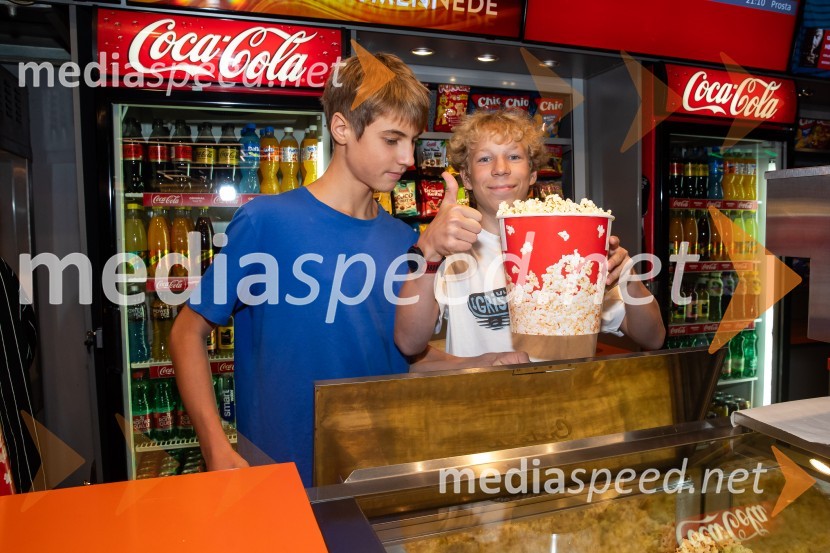  Youri Friderich, igralec;  Niko Lemark, igralecFilm Igrišča ne damo! navdušil tudi v Cineplexx Kranj