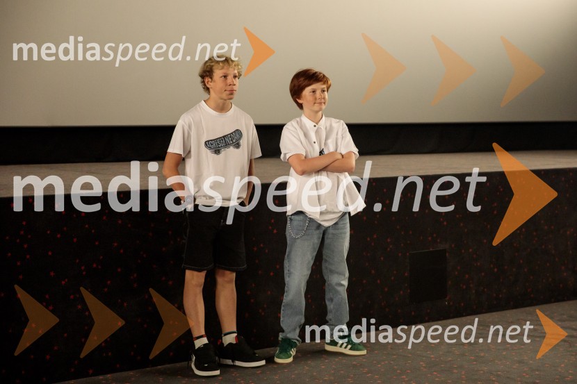  Niko Lemark, igralec;  David Trontelj, igralecFilm Igrišča ne damo! navdušil tudi v Cineplexx Kranj