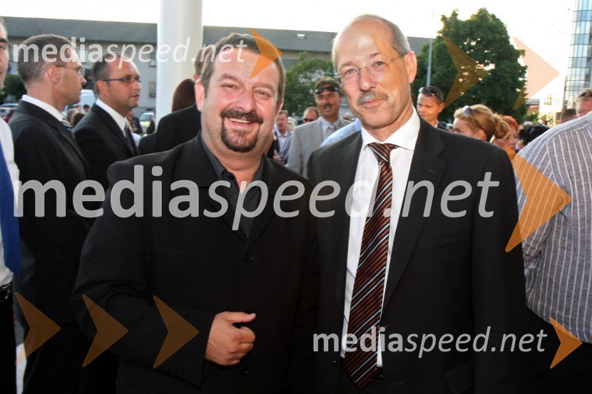 Damijan Perne, župan Kranja in Günter Schuster, direktor za finance in poslovanje BMW Group Centralna in Vzhodna EvropaOtvoritev novega prodajno servisnega centra BMW Malgaj Kranj