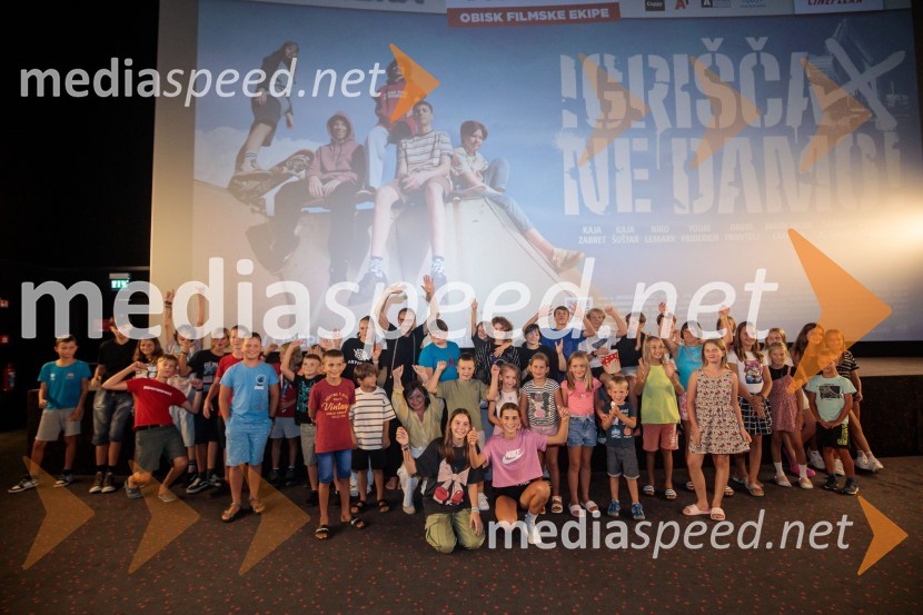 Film Igrišča ne damo! navdušil tudi v Cineplexx Kranj