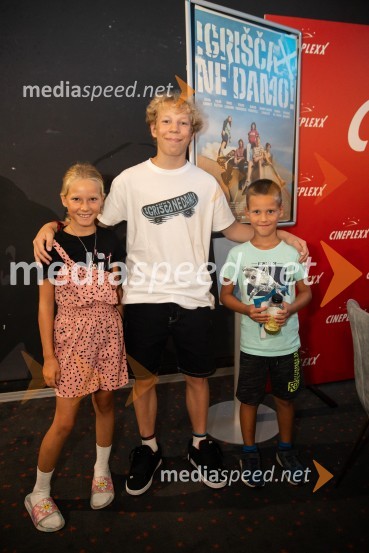  ... ;  Niko Lemark, igralec;  ... Film Igrišča ne damo! navdušil tudi v Cineplexx Kranj