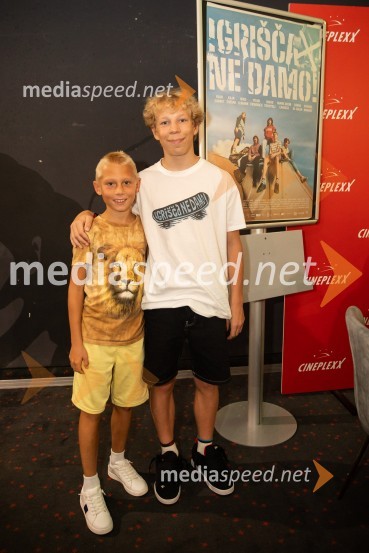  ... ;  Niko Lemark, igralecFilm Igrišča ne damo! navdušil tudi v Cineplexx Kranj