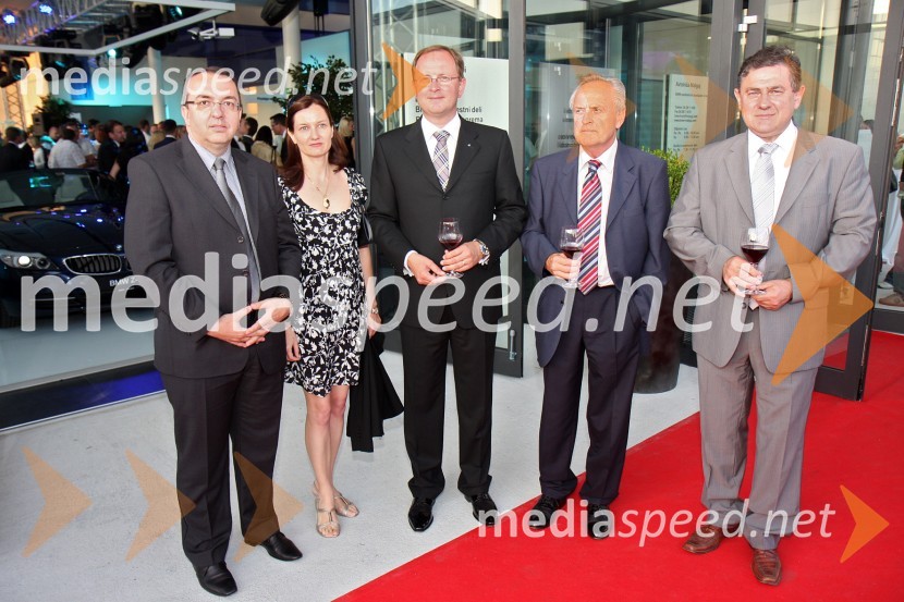 ..., ..., Andrej Malgaj, lastnik in direktor podjetja Avtohiša Malgaj, Franc Malgaj, ustanovitelj podjetja Avtohiša Malgaj in Janez Božič, direktor Avto moto zveze Slovenija d.d. (AMZS d.d.)Otvoritev novega prodajno servisnega centra BMW Malgaj Kranj