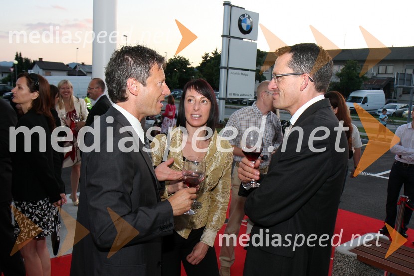 Franci Hren, področni vodja prodaje BMW Group Slovenija, Mateja Mlakar, diplomatska prodaja in prodaja velikim kupcem in Stefan Schaefer, direktor za kadre BMW Group Centralna in Vzhodna Evropa
Otvoritev novega prodajno servisnega centra BMW Malgaj Kranj