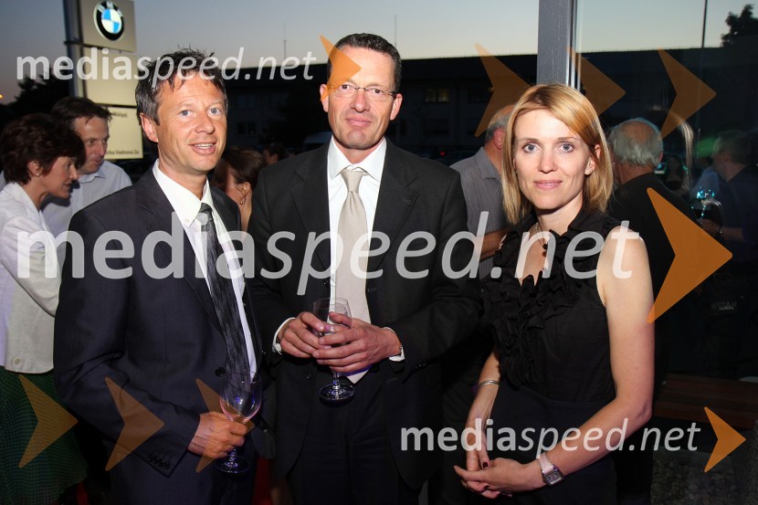 Franci Hren, področni vodja prodaje BMW Group Slovenija, Stefan Schaefer, direktor za kadre BMW Group Centralna in Vzhodna Evropa ter Barbara Uranjek, marketing BMW SlovenijaOtvoritev novega prodajno servisnega centra BMW Malgaj Kranj