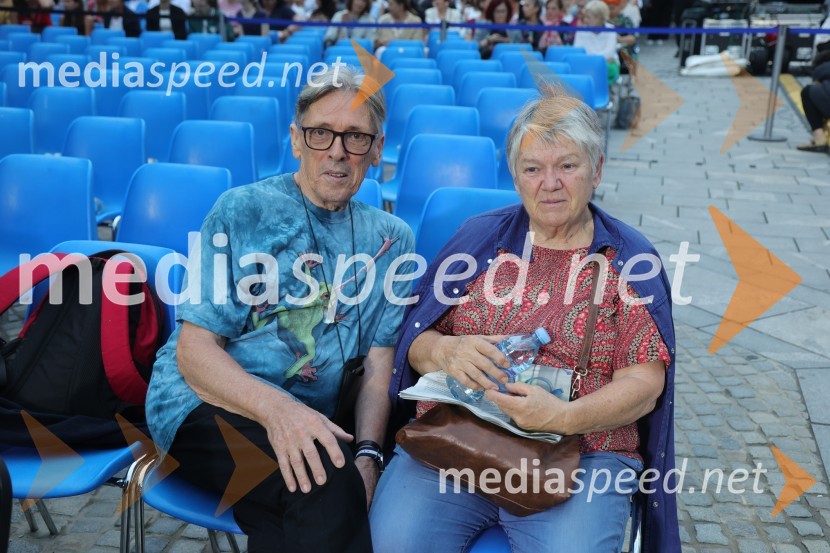  Peter Krajnc, inspicient;  ... Druženje pred odpovedano baletno predstavo Romeo in Julija na Glavnem trgu v Mariboru