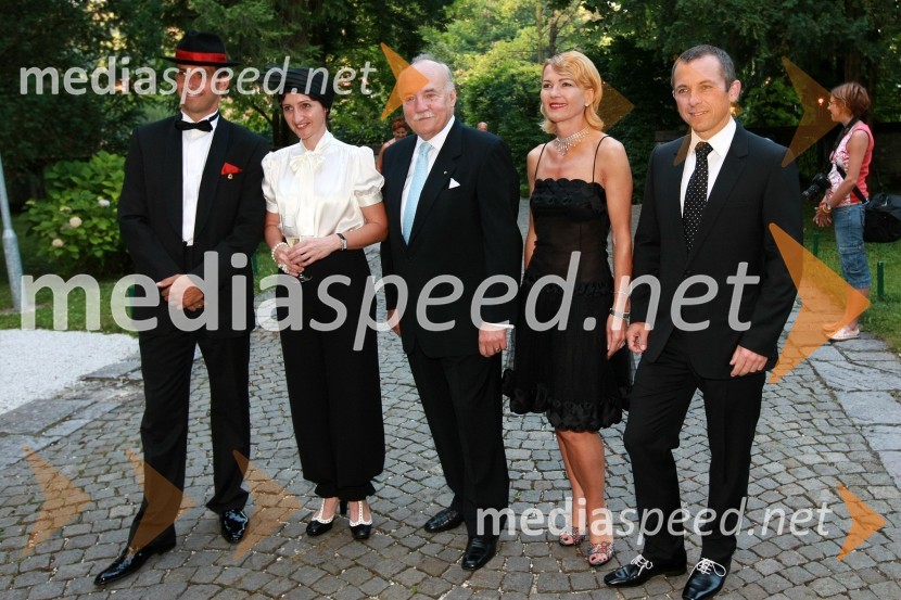 Marko Mlakar, predsednik Lions kluba Ljubljana Iliria, Nada Jeraj Velan, predsednica organizacijskega odbora Kresne noči 2009, Alessandro Pietromarchi, veleposlanik Republike Italije v Sloveniji, Nevenka Črešnar Pergar, lastnica in direktorica podjetja NP Consulting in Matjaž Satler, 2. podpredsednik Lions kluba Ljubljana IliriaKresna noč 2009, Lions klub Ljubljana Iliria