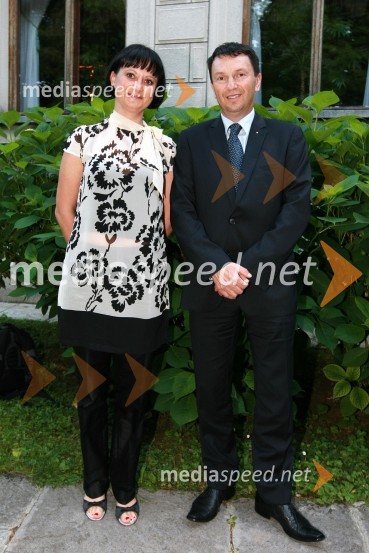 mag. Tomaž Berginc, predsednik uprave družbe ETI in predsednik nazdornega sveta pri podjetju Telekom Slovenija s soprogoKresna noč 2009, Lions klub Ljubljana Iliria