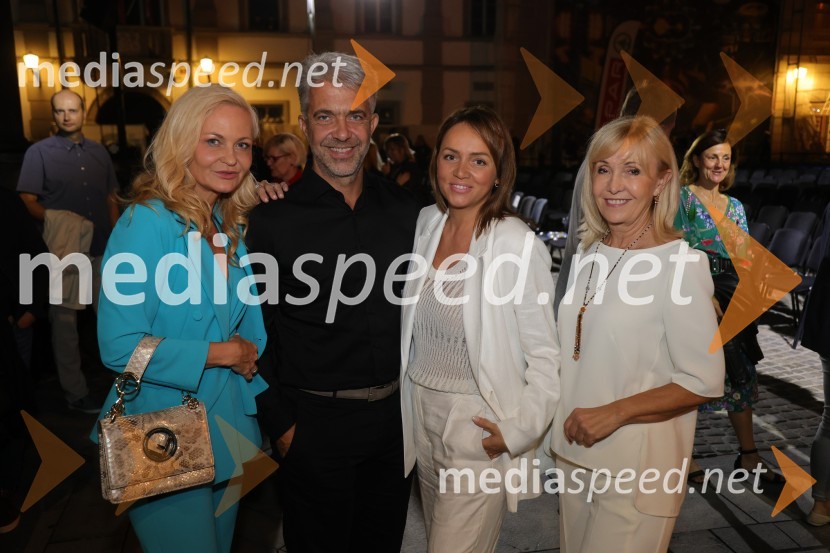 dr. Jerneja Kastelic, direktorica, Farmadent;  Marko Arsenovič, managing director, s.Oliver Slovenia & Croatia;  Tina Rajterič;  ... Druženje pred odpovedano baletno predstavo Romeo in Julija na Glavnem trgu v Mariboru