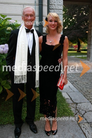 Janez Pergar, predsednik upravnega odbora podjetja Kompas d.d. in hčerka KajaKresna noč 2009, Lions klub Ljubljana Iliria