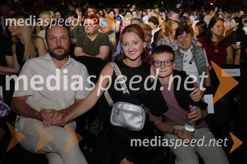  Vicko Bilandžić, Ravnatelj festivala Splitsko ljeto;  Irina Čaban Bilandžić, baletna solistka;  ... Druženje pred odpovedano baletno predstavo Romeo in Julija na Glavnem trgu v Mariboru