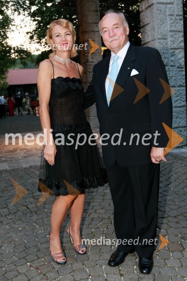 Nevenka Črešnar Pergar, izvršna direktorica Active Invest in  	Alessandro Pietromarchi, veleposlanik Republike Italije v SlovenijiKresna noč 2009, Lions klub Ljubljana Iliria