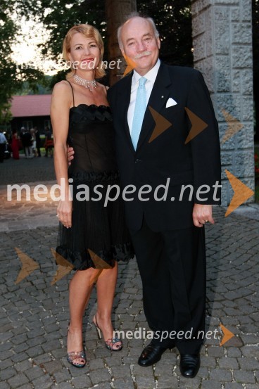 Nevenka Črešnar Pergar, izvršna direktorica Active Invest in  	Alessandro Pietromarchi, veleposlanik Republike Italije v SlovenijiKresna noč 2009, Lions klub Ljubljana Iliria