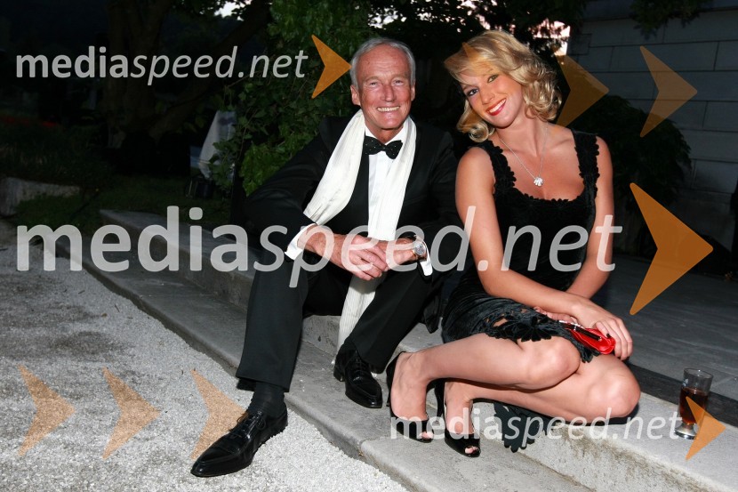 Janez Pergar, predsednik upravnega odbora podjetja Kompas d.d. in hčerka KajaKresna noč 2009, Lions klub Ljubljana Iliria