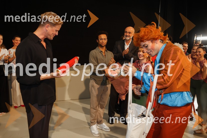  Lukas Zuschlag, umetniški direktor ljubljanskega baleta;  ... ;  ... ;  ... ;  ... Mali princ v baletni različici, premiera SNG Opera in balet Ljubljana