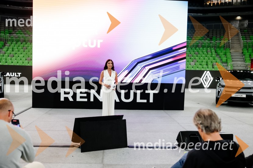  Ula  Furlan, igralka, voditeljicaPrenovljeni Renault Captur, predstavitev