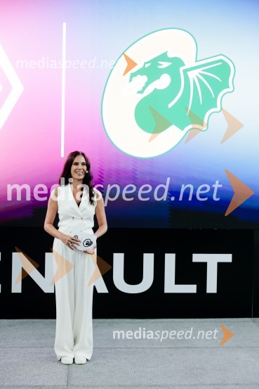  Ula  Furlan, igralka, voditeljicaPrenovljeni Renault Captur, predstavitev