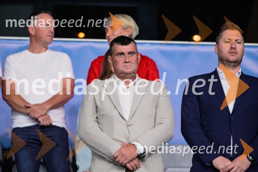  Janez Bijol,  direktor podjetja Bijol d.o.o., predsednik Zbora alpskih disciplin, Smučarska zveza Slovenije;  ... Slovenija prva na lestvici, premagala Kazahstan s 3:0